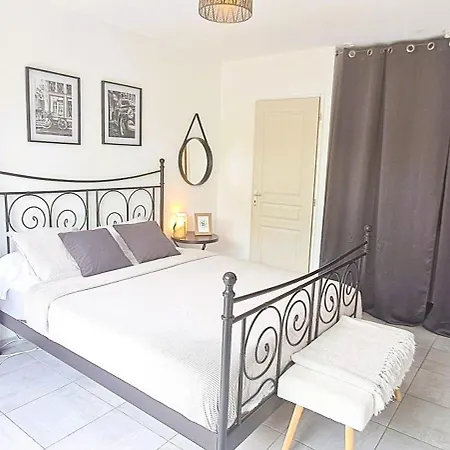 بيت للعطل Jolie Avec Piscine Chauffee Proche Du سانغوينت